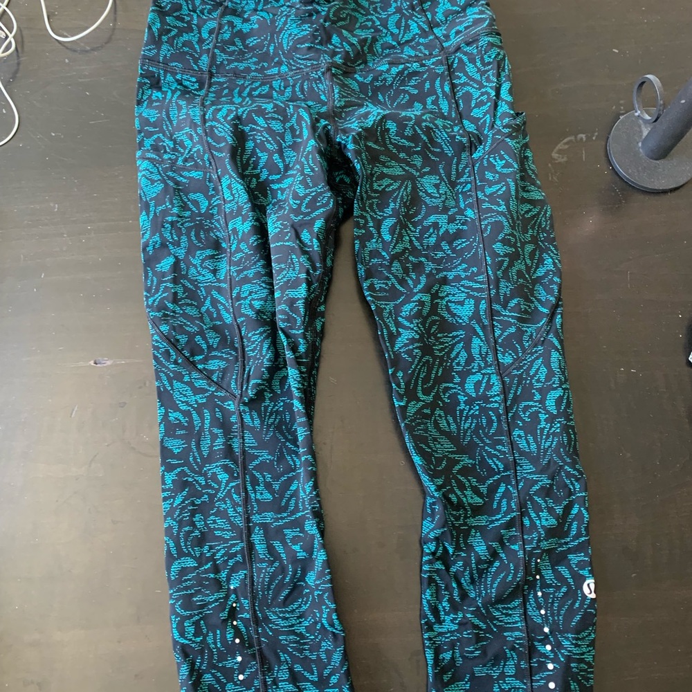Cropped Patterned Leggings - Teal and Black